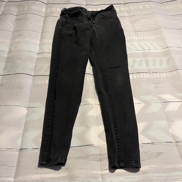 Black YMI Skinny Mid Rise Stretch Jeans, Size 9 Discoloration on back see photos - Picture 3 of 11